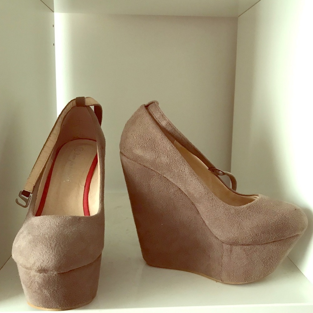Light brown platform wedges